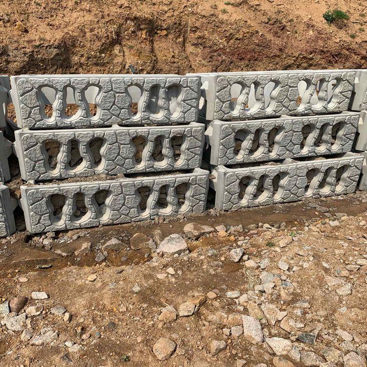 階梯護坡模具預(yù)制