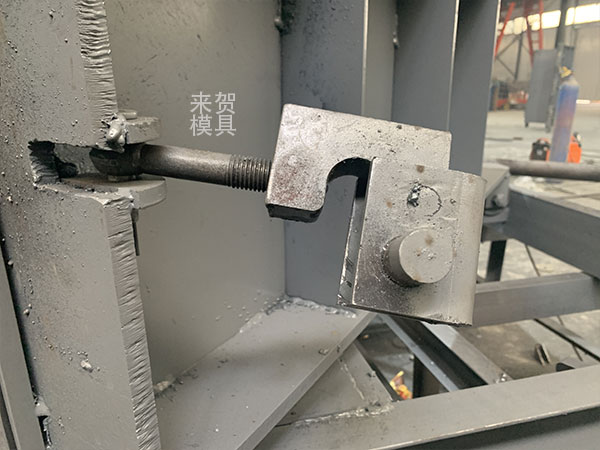 一體式雨水檢查井模具的外模卡扣部分 一體式雨水檢查井模具的外模卡扣部分